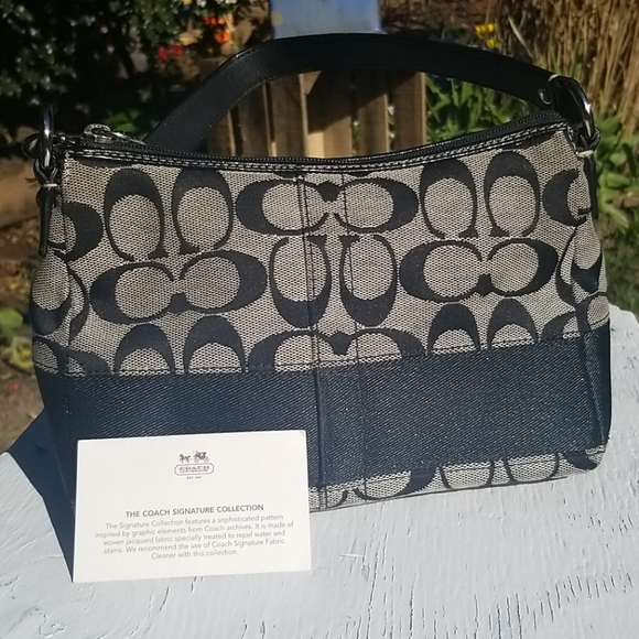 Coach Handbags - Coach purse/wristlet